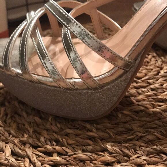 ‎Silver Strappy Platforms with Glitter Heels - Picture 5 of 7